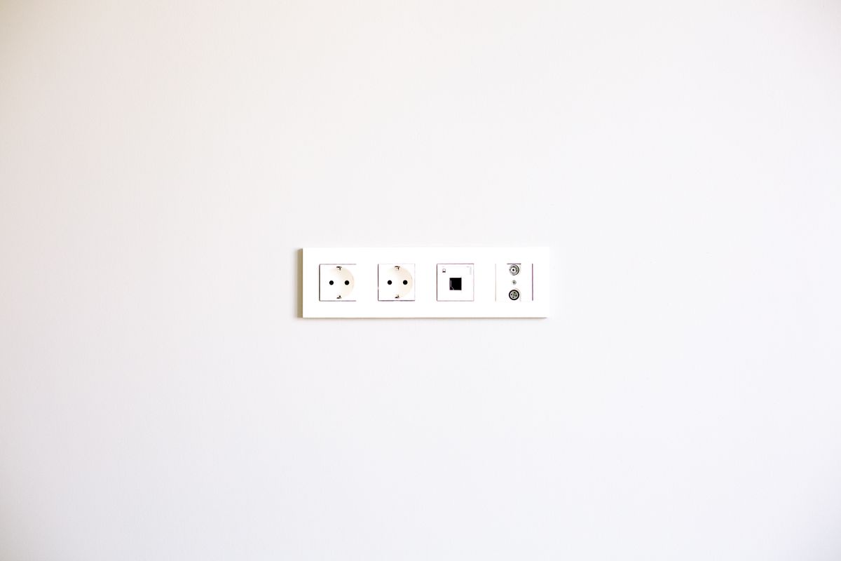 Mise aux normes électriques : prix, obligations et étapes à connaître