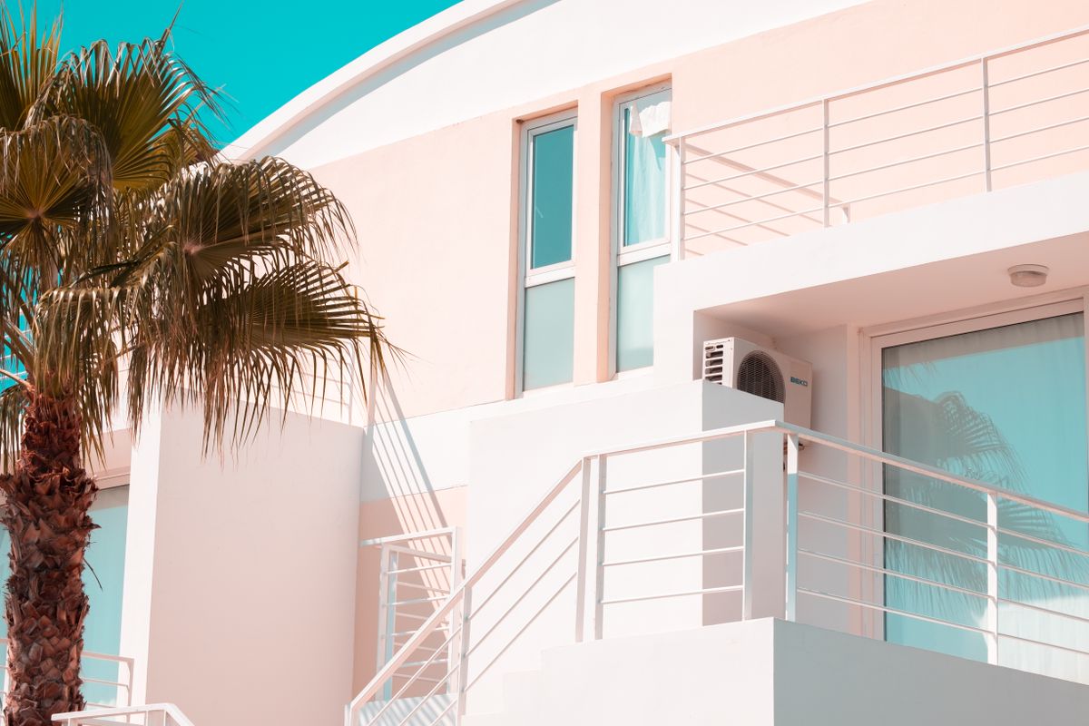 Garder sa maison fraîche sans climatisation : solutions efficaces pour l’été